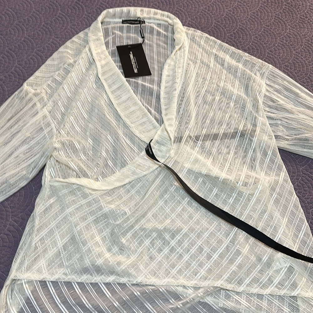 pretty little thing white textured mesh wrap blouse Sz 12 NWT - Picture 8 of 8
